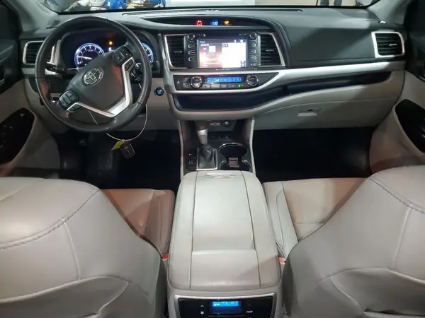 5TDJZRFH4KS712345 2019 TOYOTA HIGHLANDER - Image 8