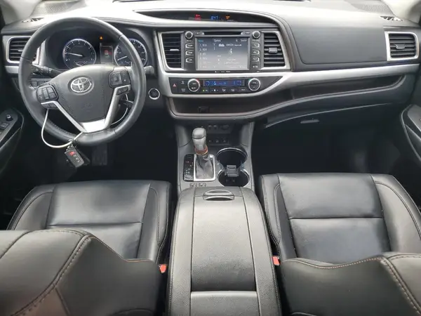 5TDJZRFH4KS713995 2019 TOYOTA HIGHLANDER - Image 8