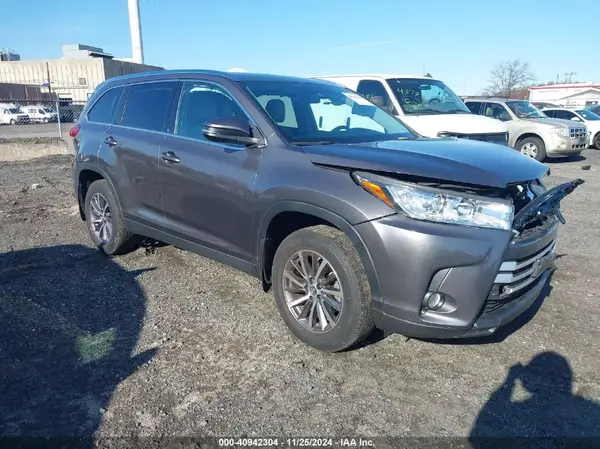 5TDJZRFH4KS715827 2019 TOYOTA HIGHLANDER - Image 1