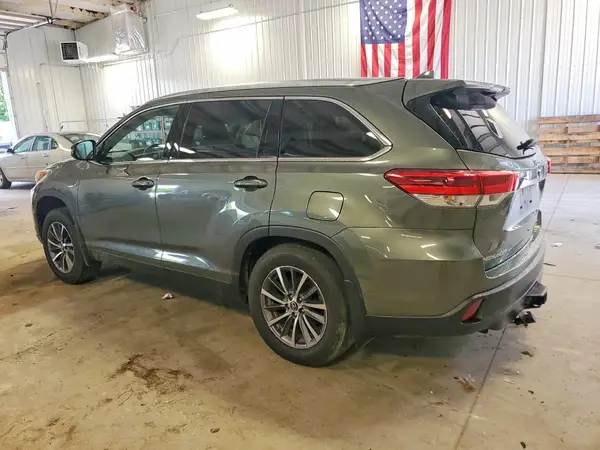 5TDJZRFH4KS724656 2019 TOYOTA HIGHLANDER - Image 2