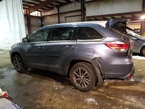 5TDJZRFH4KS726195 2019 TOYOTA HIGHLANDER - Image 2