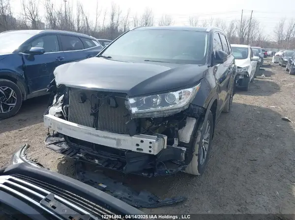 5TDJZRFH4KS732563 2019 TOYOTA HIGHLANDER - Image 2