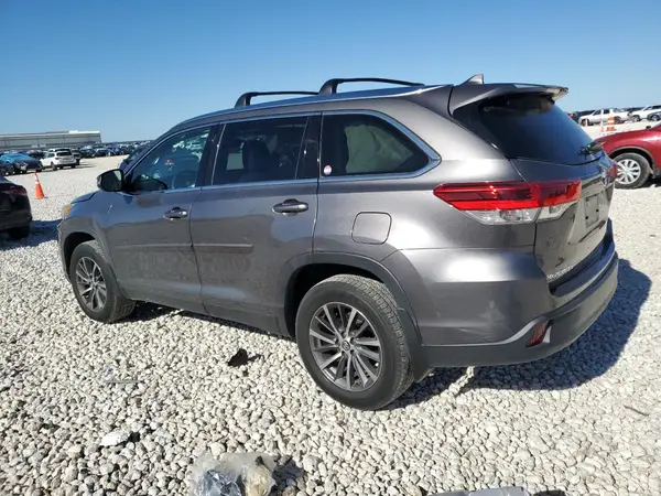 5TDJZRFH4KS733390 2019 TOYOTA HIGHLANDER - Image 2
