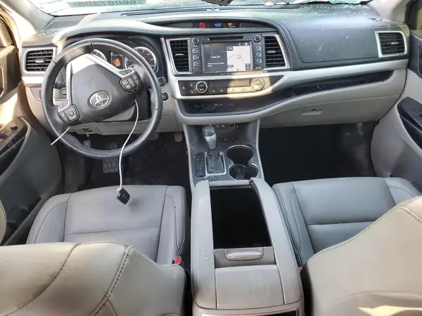 5TDJZRFH4KS735222 2019 TOYOTA HIGHLANDER - Image 8