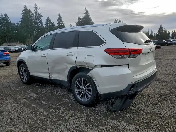 5TDJZRFH4KS740629 2019 TOYOTA HIGHLANDER - Image 2