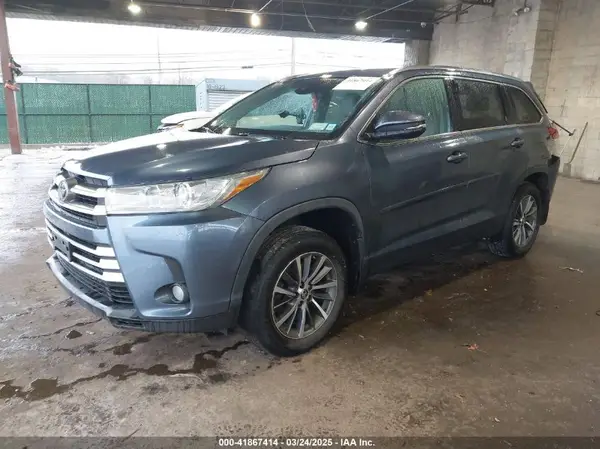 5TDJZRFH4KS747306 2019 TOYOTA HIGHLANDER - Image 2