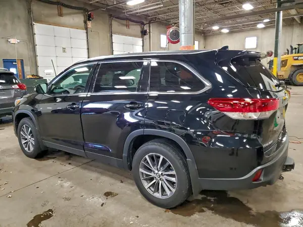 5TDJZRFH4KS920547 2019 TOYOTA HIGHLANDER - Image 2