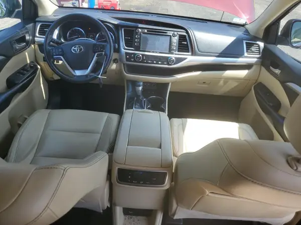 5TDJZRFH4KS922749 2019 TOYOTA HIGHLANDER - Image 8