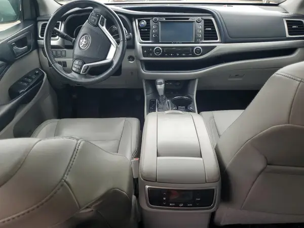 5TDJZRFH4KS922797 2019 TOYOTA HIGHLANDER - Image 8