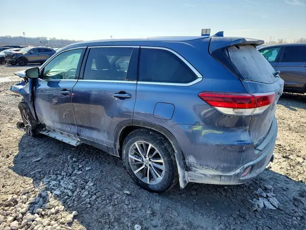 5TDJZRFH4KS925988 2019 TOYOTA HIGHLANDER - Image 2