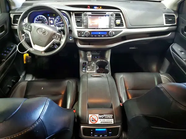 5TDJZRFH4KS932066 2019 TOYOTA HIGHLANDER - Image 8