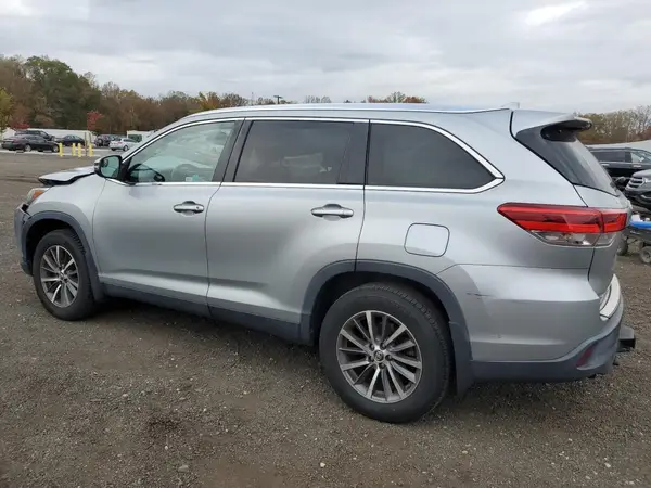 5TDJZRFH4KS938577 2019 TOYOTA HIGHLANDER - Image 2