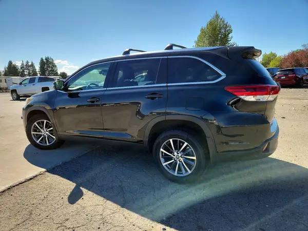 5TDJZRFH4KS940166 2019 TOYOTA HIGHLANDER - Image 2