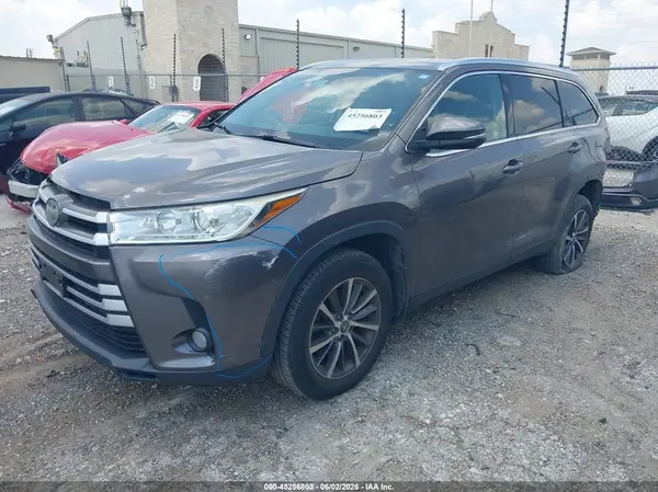5TDJZRFH4KS943536 2019 TOYOTA HIGHLANDER - Image 2