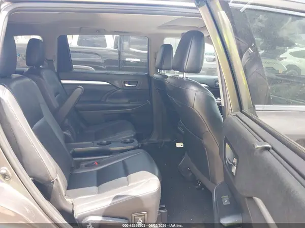 5TDJZRFH4KS943536 2019 TOYOTA HIGHLANDER - Image 8