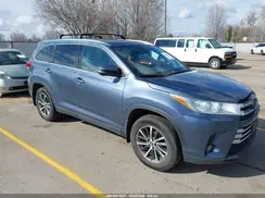 5TDJZRFH4KS945447 2019 TOYOTA HIGHLANDER