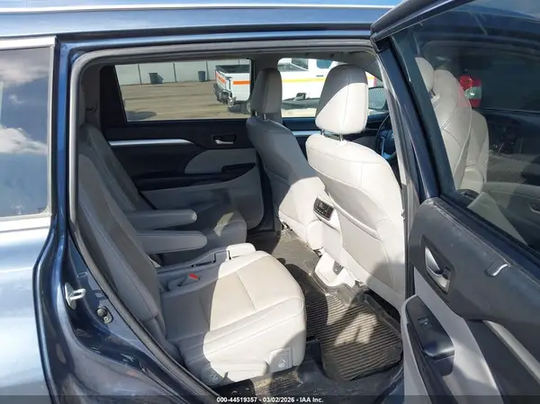 5TDJZRFH4KS945447 2019 TOYOTA HIGHLANDER - Image 8
