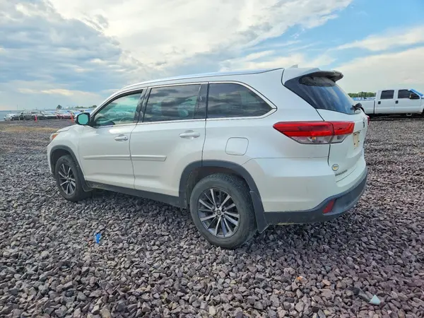 5TDJZRFH4KS949238 2019 TOYOTA HIGHLANDER - Image 2