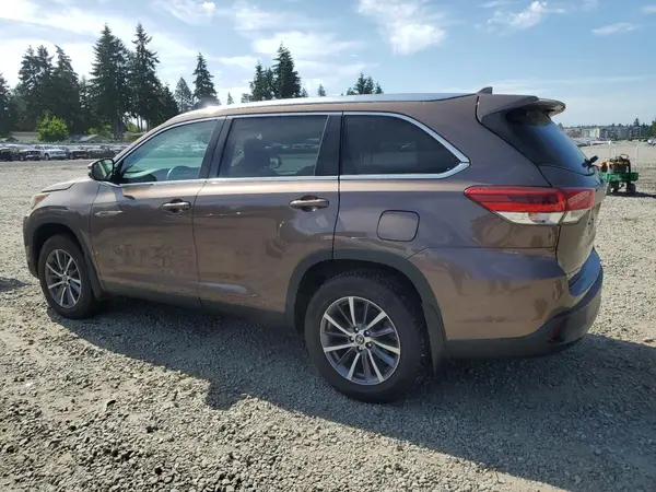 5TDJZRFH4KS954987 2019 TOYOTA HIGHLANDER - Image 2