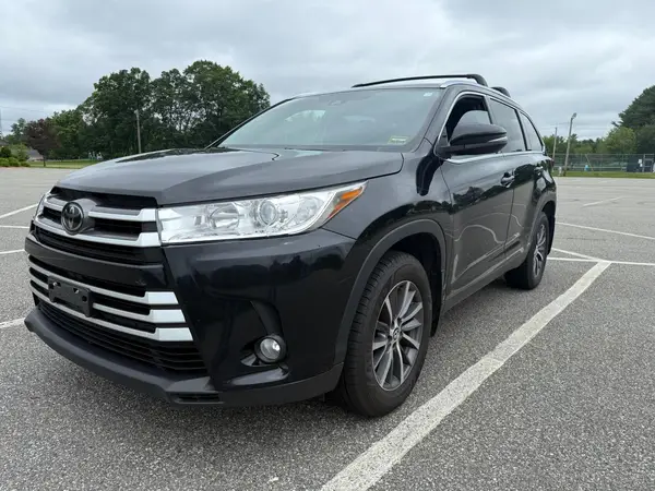 5TDJZRFH4KS958795 2019 TOYOTA HIGHLANDER - Image 2