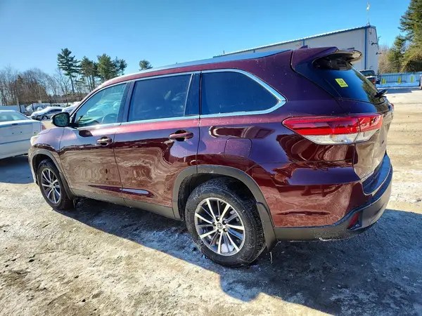 5TDJZRFH4KS959316 2019 TOYOTA HIGHLANDER - Image 2
