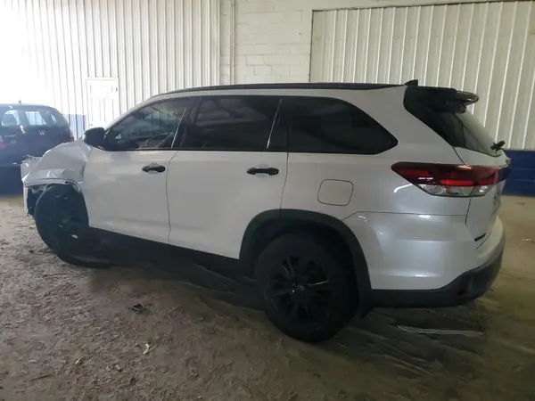5TDJZRFH4KS962863 2019 TOYOTA HIGHLANDER - Image 2