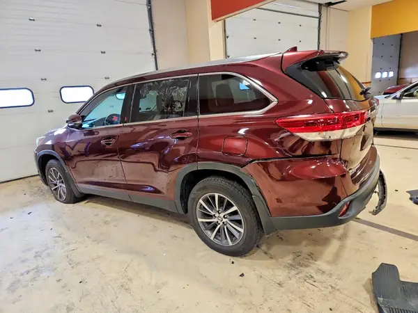 5TDJZRFH4KS965956 2019 TOYOTA HIGHLANDER - Image 2