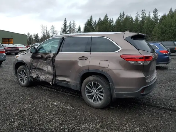5TDJZRFH4KS971708 2019 TOYOTA HIGHLANDER - Image 2