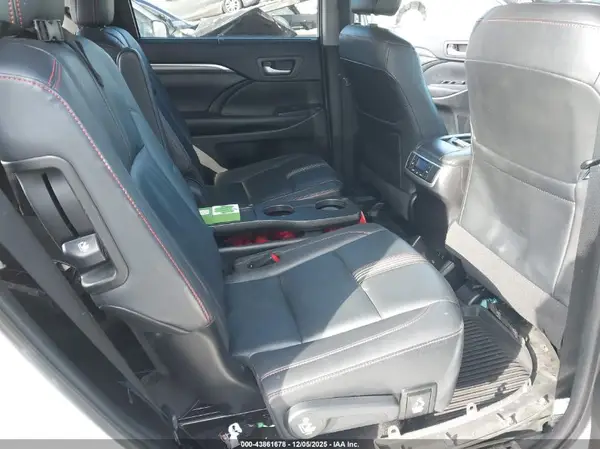 5TDJZRFH4KS975659 2019 TOYOTA HIGHLANDER - Image 8