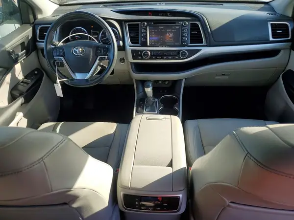5TDJZRFH4KS982983 2019 TOYOTA HIGHLANDER - Image 8