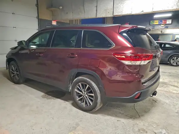 5TDJZRFH4KS983065 2019 TOYOTA HIGHLANDER - Image 2