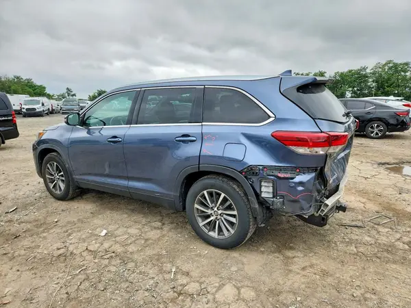 5TDJZRFH4KS989853 2019 TOYOTA HIGHLANDER - Image 2