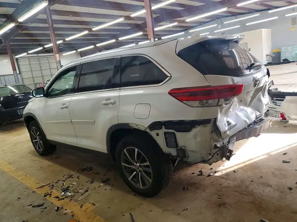 5TDJZRFH4KS991568 2019 TOYOTA HIGHLANDER - Image 2