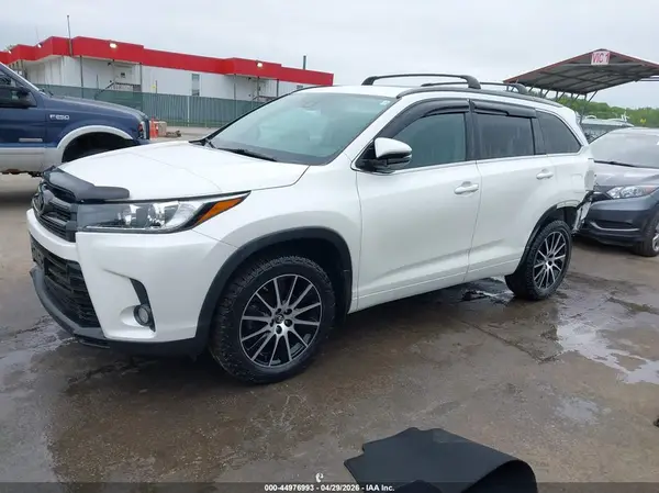 5TDJZRFH5HS362295 2017 TOYOTA HIGHLANDER - Image 2