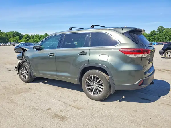 5TDJZRFH5HS367982 2017 TOYOTA HIGHLANDER - Image 2