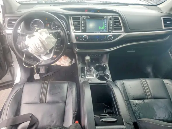 5TDJZRFH5HS370607 2017 TOYOTA HIGHLANDER - Image 8