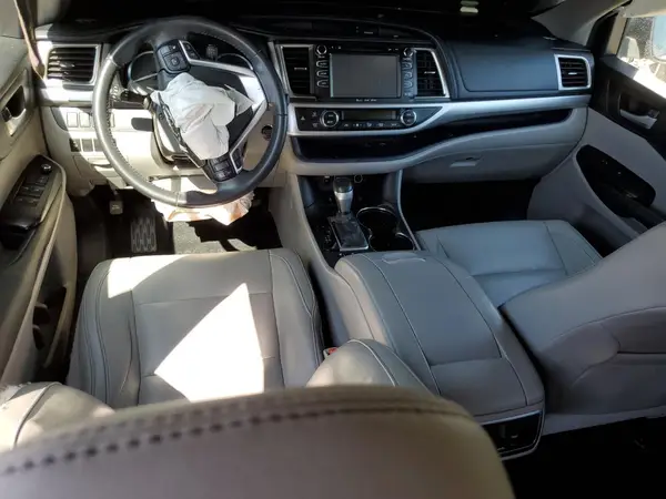 5TDJZRFH5HS373734 2017 TOYOTA HIGHLANDER - Image 8