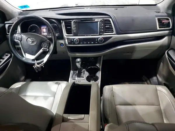5TDJZRFH5HS374446 2017 TOYOTA HIGHLANDER - Image 8