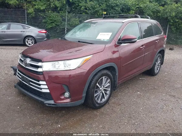 5TDJZRFH5HS375581 2017 TOYOTA HIGHLANDER - Image 2