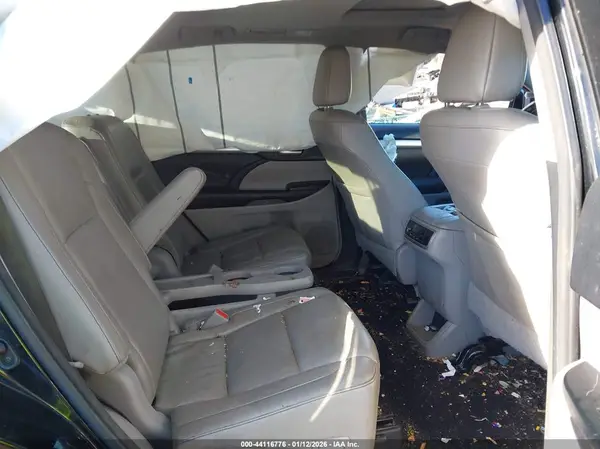 5TDJZRFH5HS377556 2017 TOYOTA HIGHLANDER - Image 8