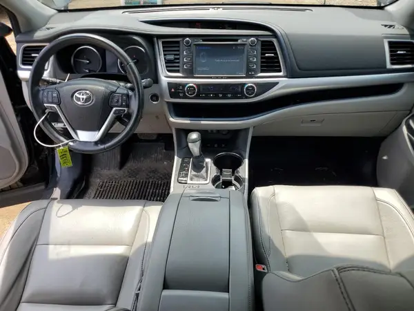 5TDJZRFH5HS378559 2017 TOYOTA HIGHLANDER - Image 8