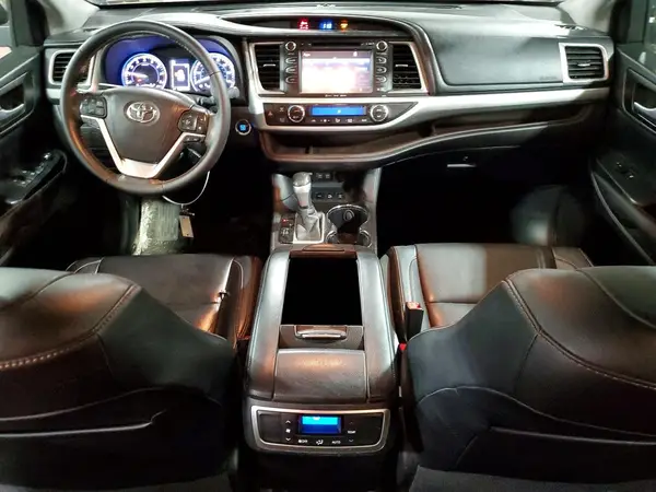 5TDJZRFH5HS379419 2017 TOYOTA HIGHLANDER - Image 8