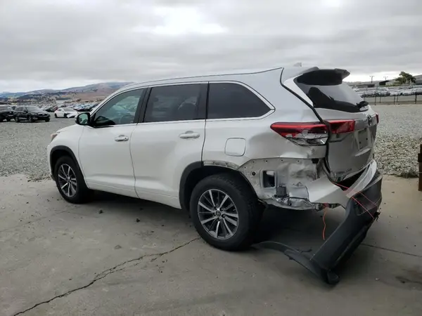 5TDJZRFH5HS385642 2017 TOYOTA HIGHLANDER - Image 2