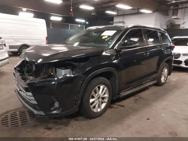 5TDJZRFH5HS387438 2017 TOYOTA HIGHLANDER - Image 2