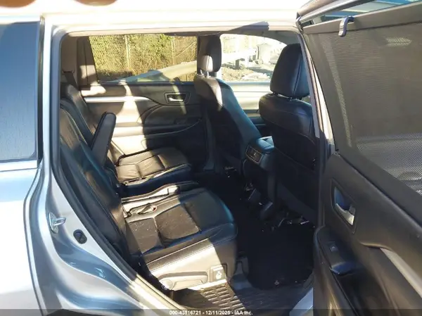 5TDJZRFH5HS391330 2017 TOYOTA HIGHLANDER - Image 8