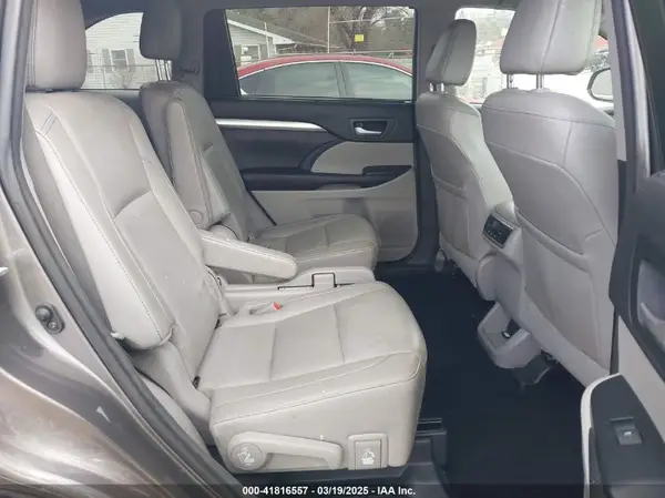 5TDJZRFH5HS391599 2017 TOYOTA HIGHLANDER - Image 8