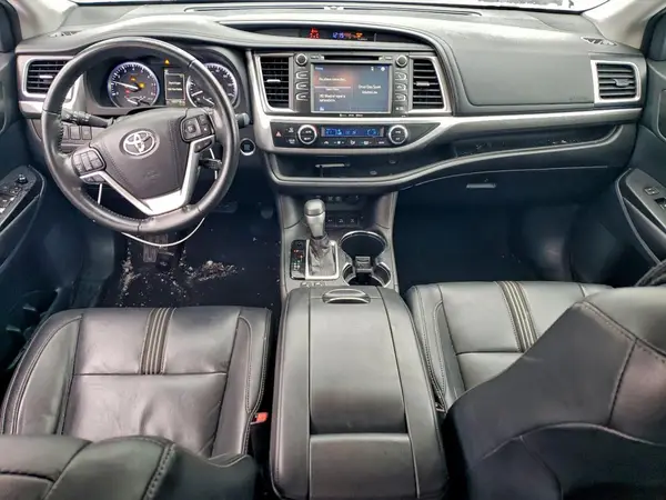 5TDJZRFH5HS391974 2017 TOYOTA HIGHLANDER - Image 8