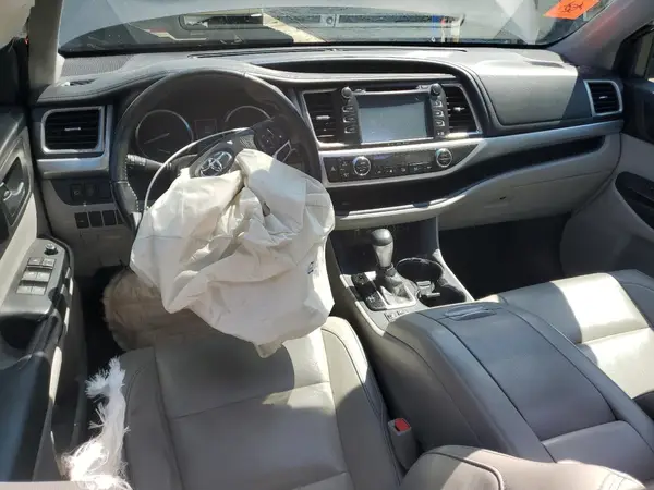 5TDJZRFH5HS394454 2017 TOYOTA HIGHLANDER - Image 8