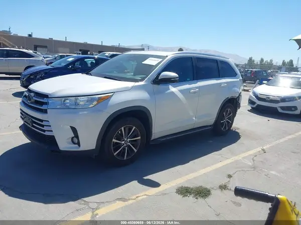 5TDJZRFH5HS394891 2017 TOYOTA HIGHLANDER - Image 2