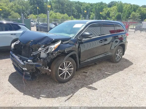 5TDJZRFH5HS397807 2017 TOYOTA HIGHLANDER - Image 2